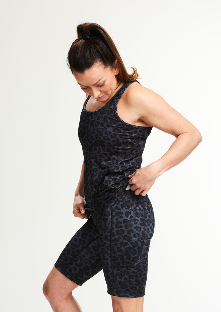 Tank Top Joy | Black Leo